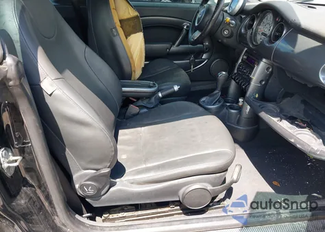 2006 Mini Cooper из США, поврежденный, VIN WMWRF33566TG15464